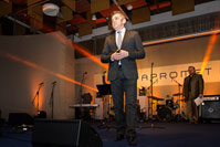 Direktor tvrtke Lipapromet Darko Balun drži govor na proslavi obljetnice 25 godina poslovanja Lipaprometa