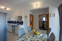 Kuhinja i blagavaona apartmana Hromin u mjestu Poljana na otoku Ugljanu, Dalmacija/Hrvatska